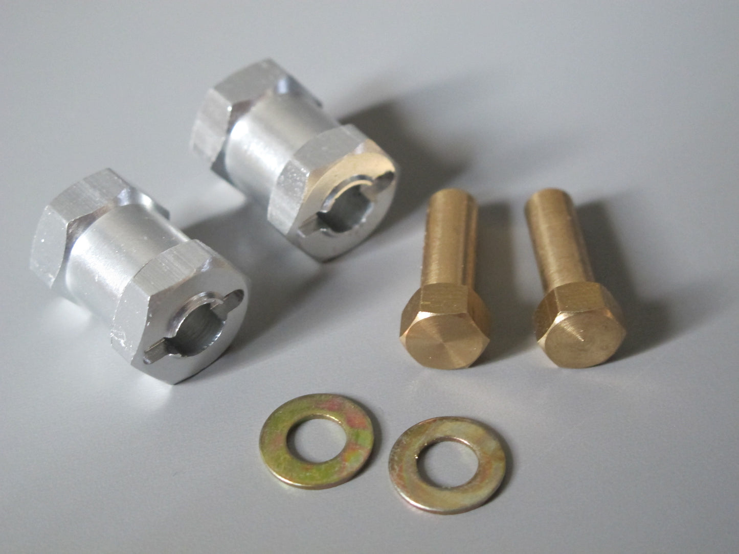 2pcs 17mm Wheel Hub Widener Spacer Extend Extension Wheel Hub Tamiya 1/10 R/C Car Truck Axial Hpi RC4WD w/ 12mm Hex Lock Nut
