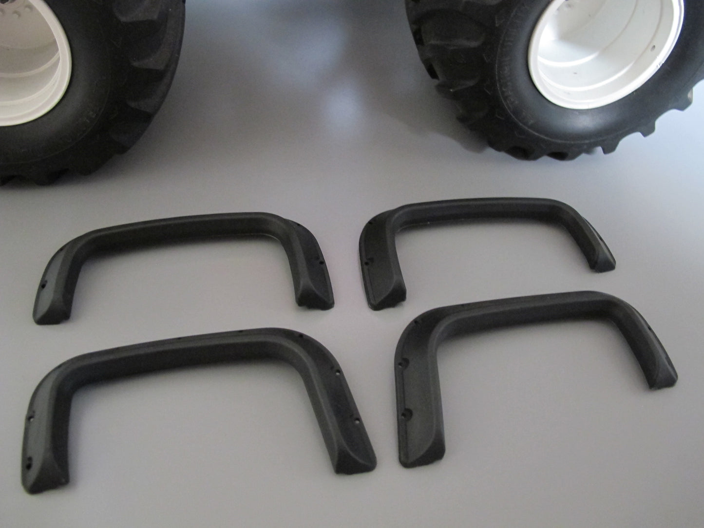 Black Rubber Side Fender Flares Guard Protector Add On for Tamiya 1/10 R/C Toy Super Clodbuster Truck