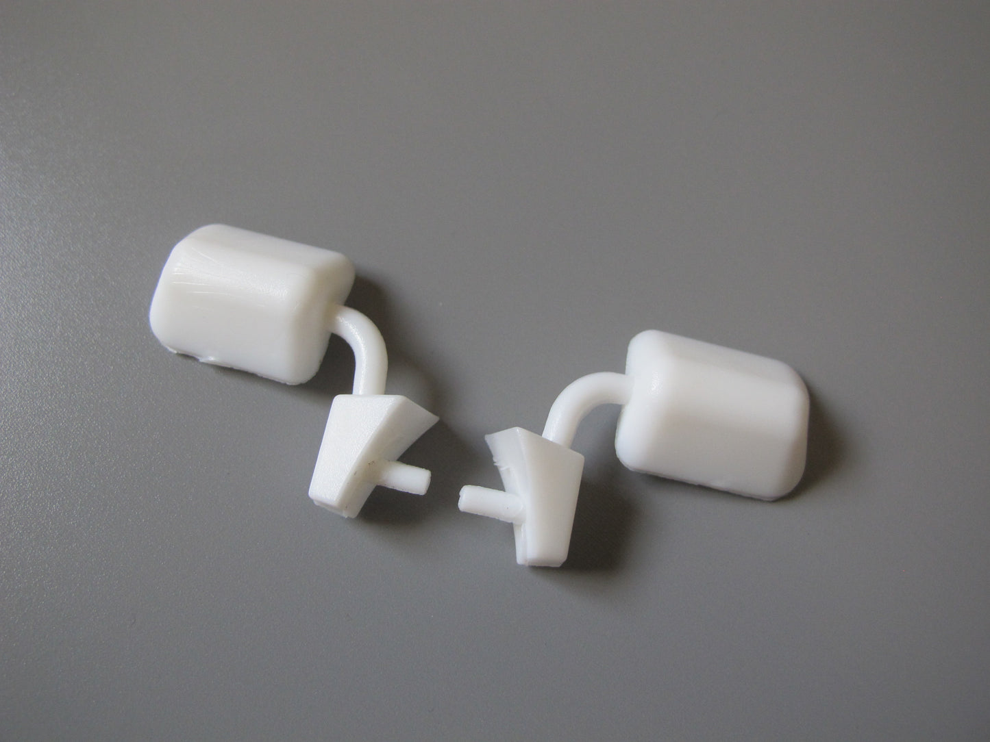 Pair White Rubber L/R Side Window Mirror for Tamiya R/C Toy 1/10 Toyota Hilux Bruiser Trailfinder RC4WD