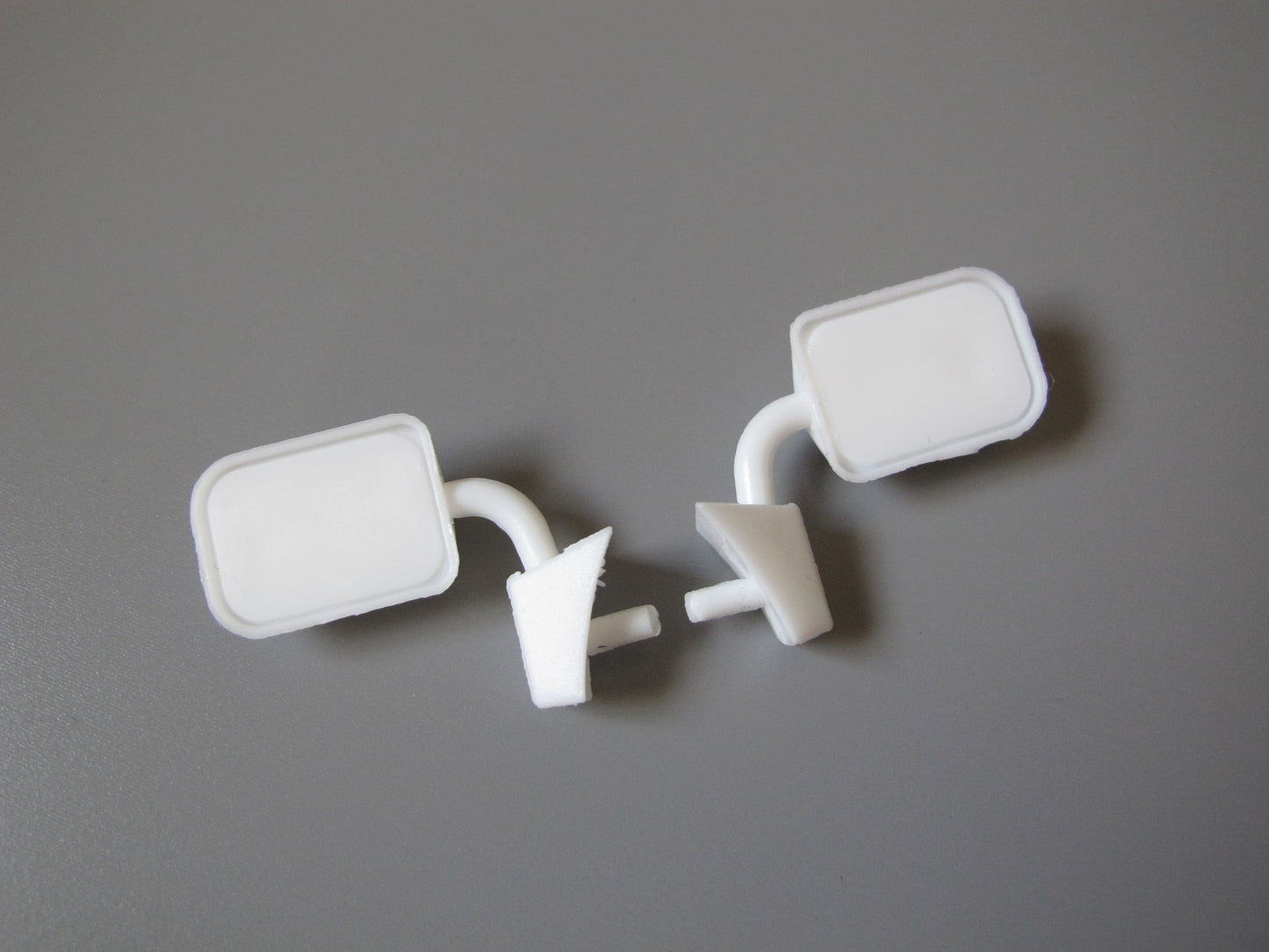 Pair White Rubber L/R Side Window Mirror for Tamiya R/C Toy 1/10 Toyota Hilux Bruiser Trailfinder RC4WD