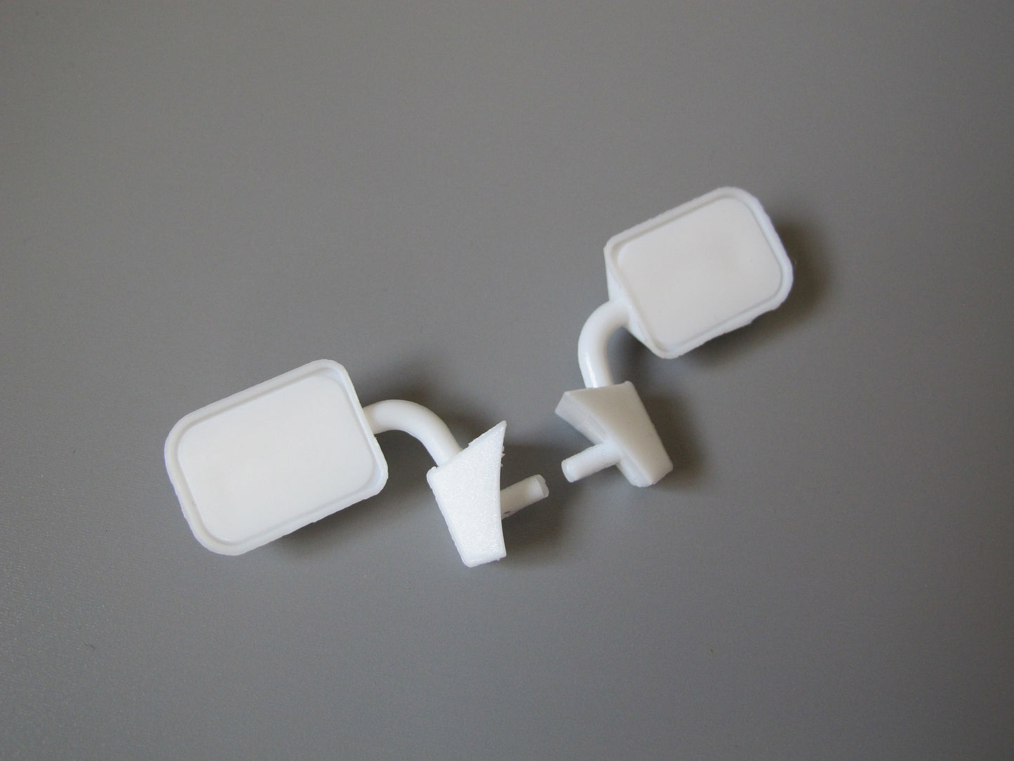 Pair White Rubber L/R Side Window Mirror for Tamiya R/C Toy 1/10 Toyota Hilux Bruiser Trailfinder RC4WD