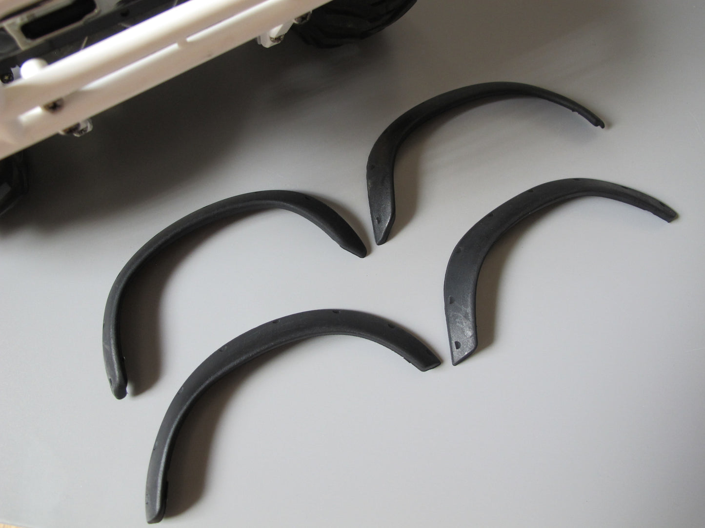 Black Rubber Side Fender Flares Set for Tamiya R/C Toy 1/10 Toyota Bruiser Hilux Mountaineer Trailfinder Truck