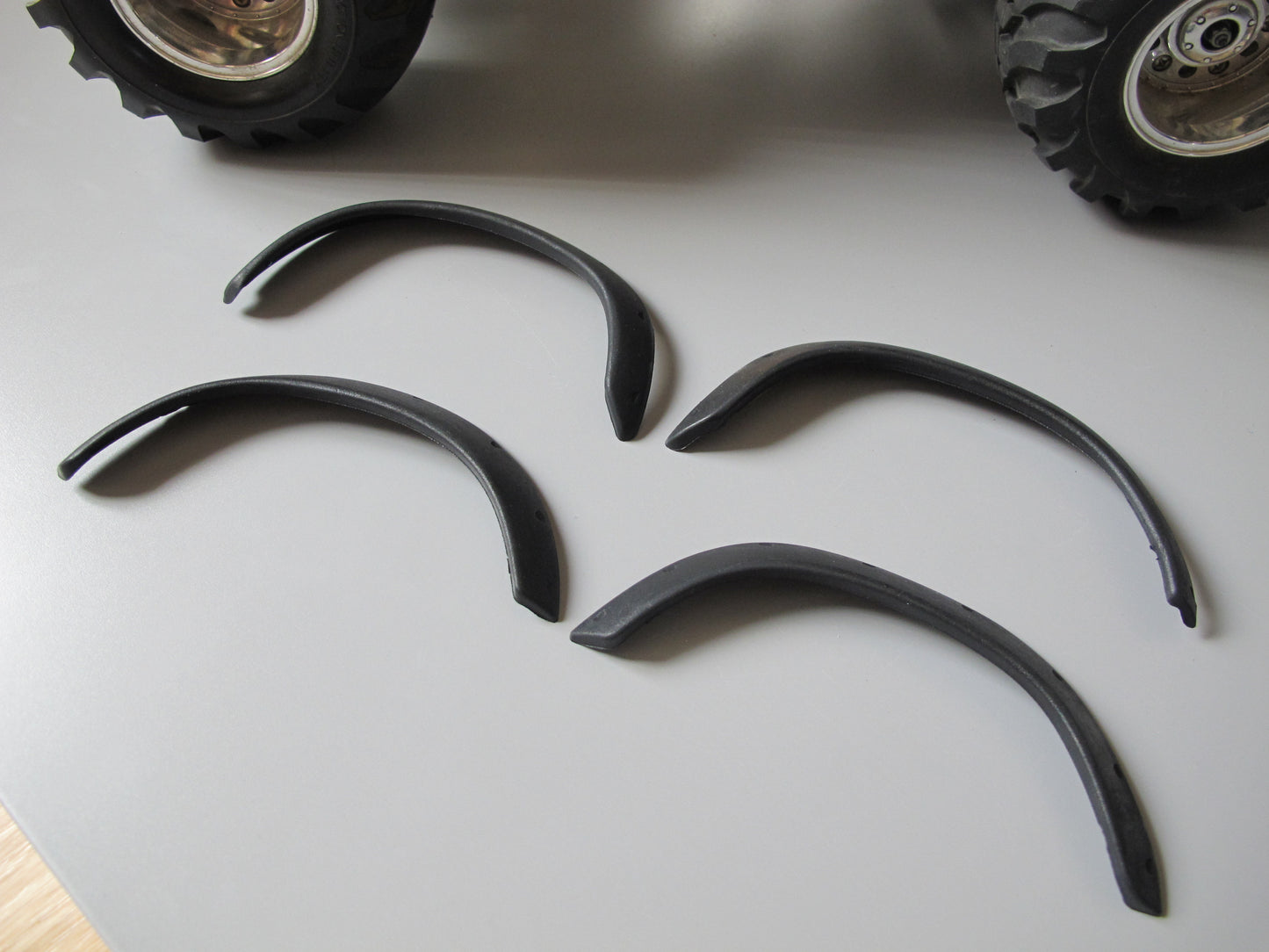 Black Rubber Side Fender Flares Set for Tamiya R/C Toy 1/10 Toyota Bruiser Hilux Mountaineer Trailfinder Truck