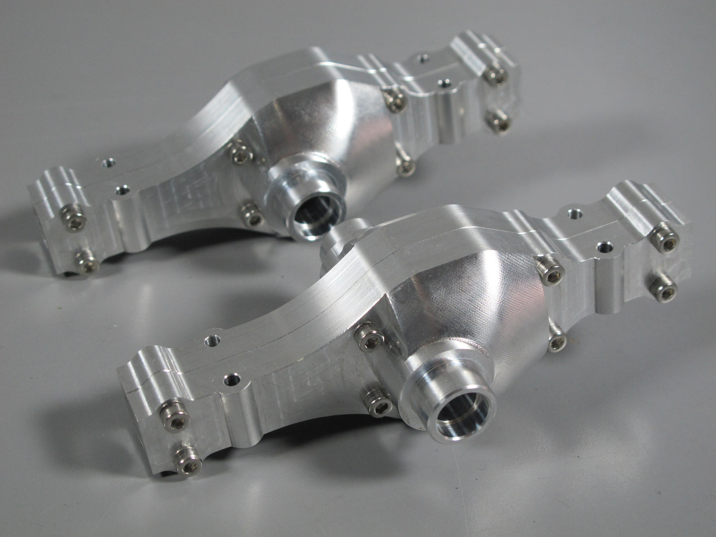 Aluminum Rear + Mid Axles Case Housing Cover for Tamiya Toy R/C 1/14 King Hauler Knight Hauler Grand Hauler Globeliner Scania Cascadia Actros