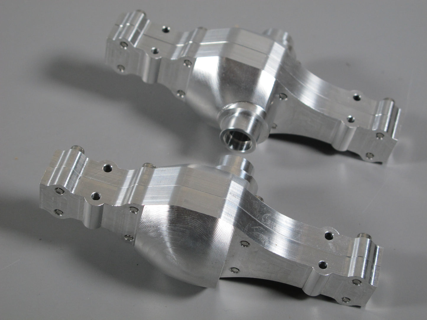Aluminum Rear + Mid Axles Case Housing Cover for Tamiya Toy R/C 1/14 King Hauler Knight Hauler Grand Hauler Globeliner Scania Cascadia Actros