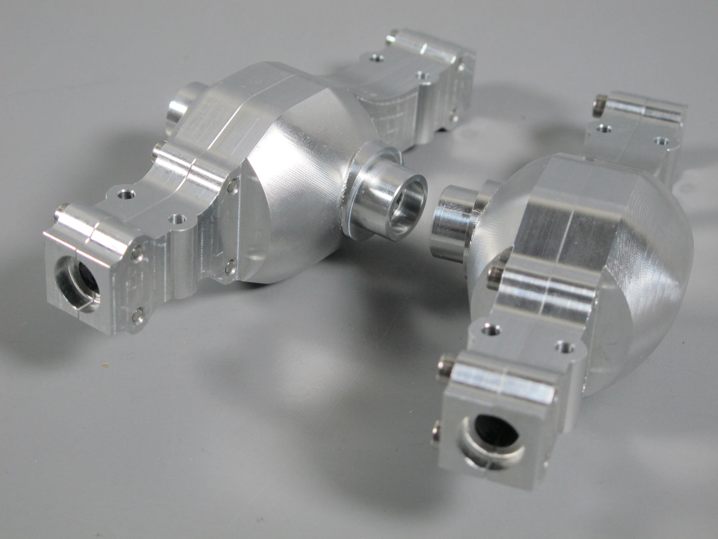 Aluminum Rear + Mid Axles Case Housing Cover for Tamiya Toy R/C 1/14 King Hauler Knight Hauler Grand Hauler Globeliner Scania Cascadia Actros
