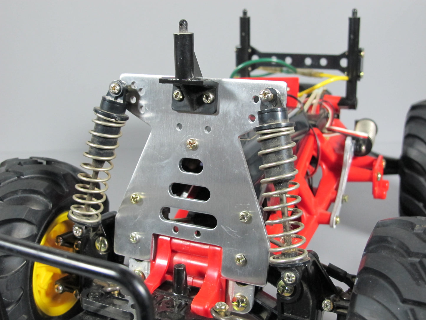 Aluminum Front Suspension Shock Tower & Rear Shock Mount Plate for Tamiya 1/10 R/C Blackfoot Monster Beetle