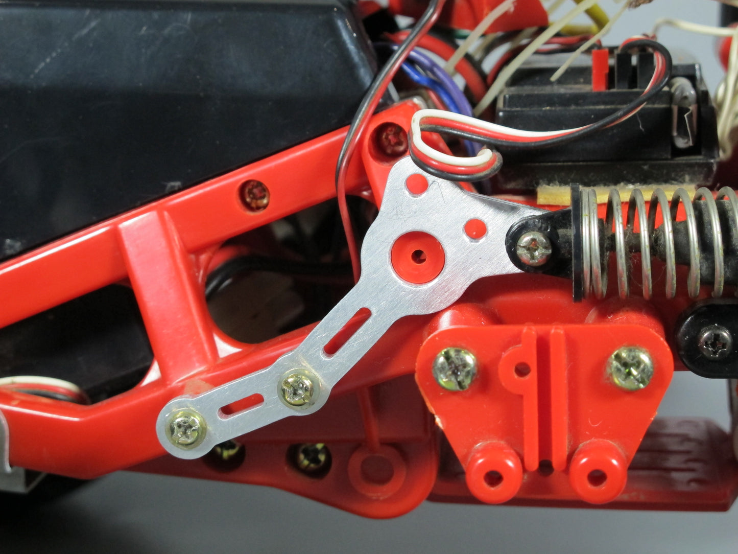 Aluminum Front Suspension Shock Tower & Rear Shock Mount Plate for Tamiya 1/10 R/C Blackfoot Monster Beetle