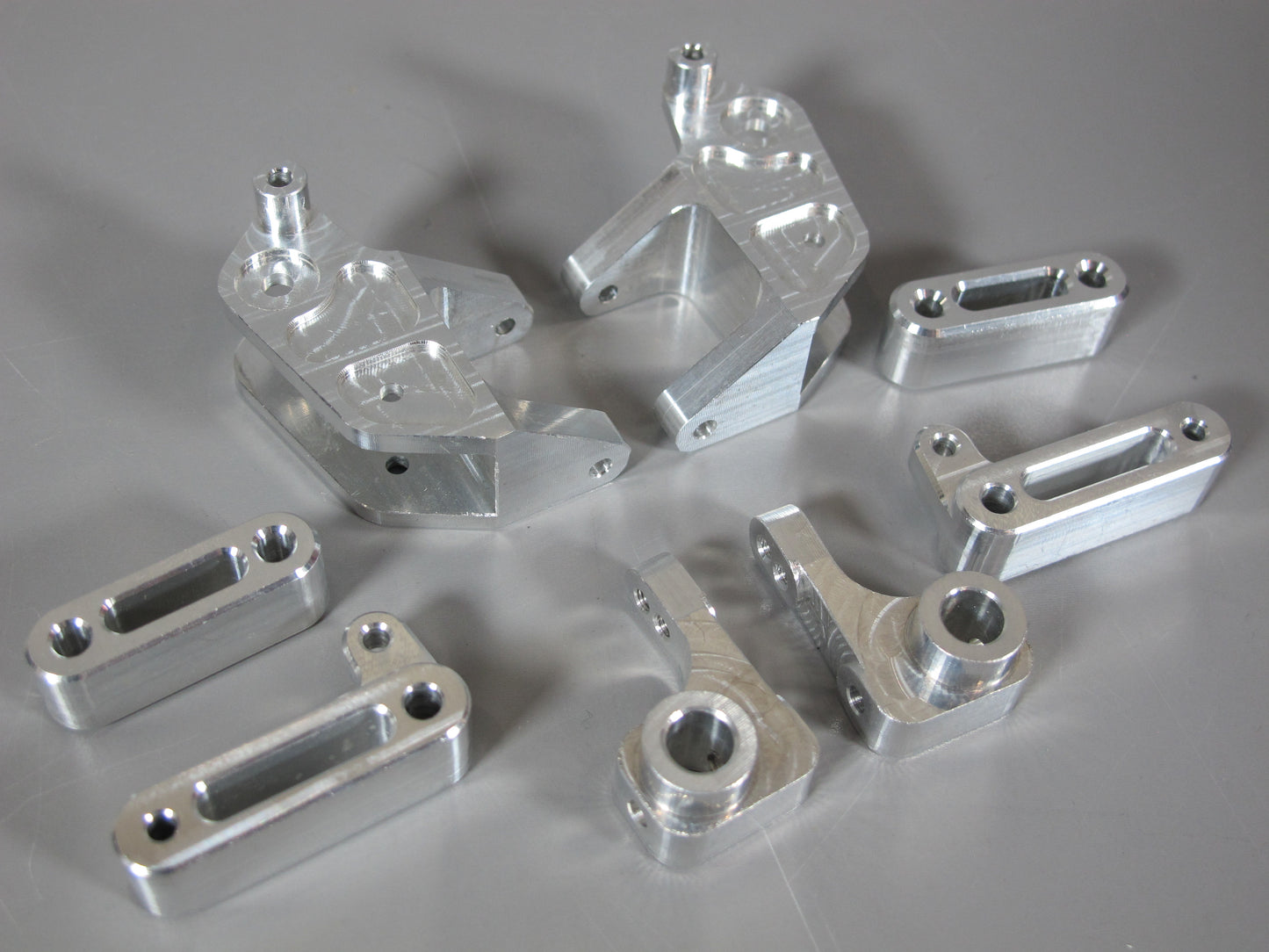 Aluminum Front Steering Knuckle + Upright + Control Arm Set for Tamiya 1/10 R/C Monster Beetle Blackfoot Mud Blaster