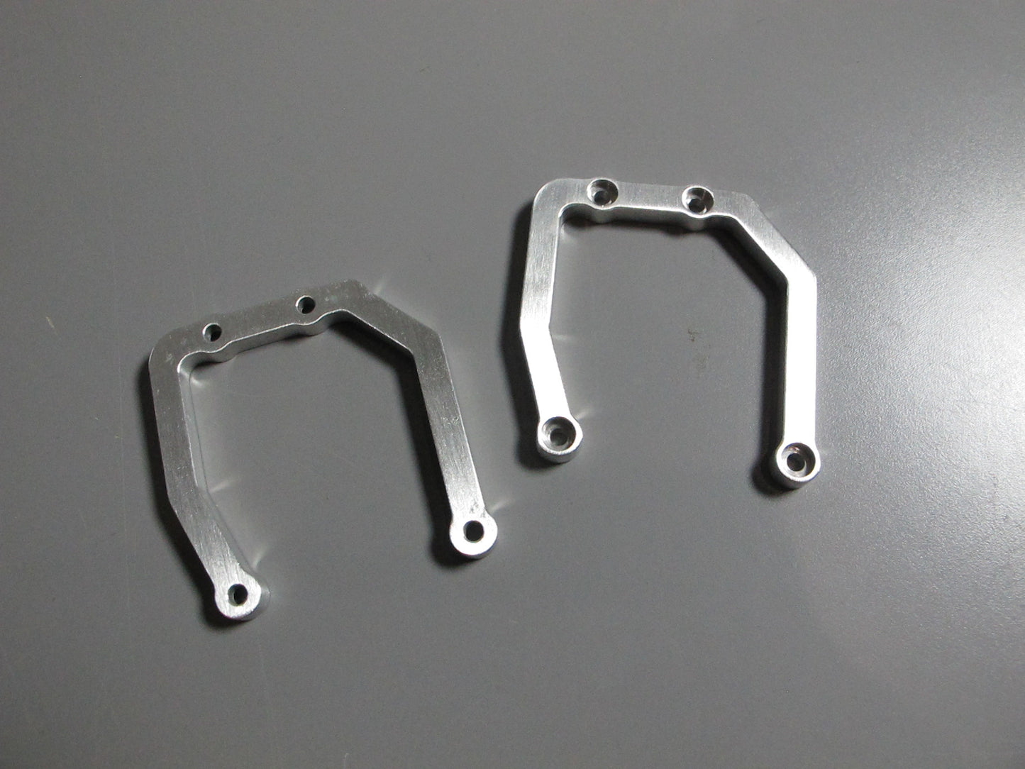 Tamiya 1/10 RC Ford F350 Juggernaut 1 2 Pair Aluminum "C" Axle Mount Bumper