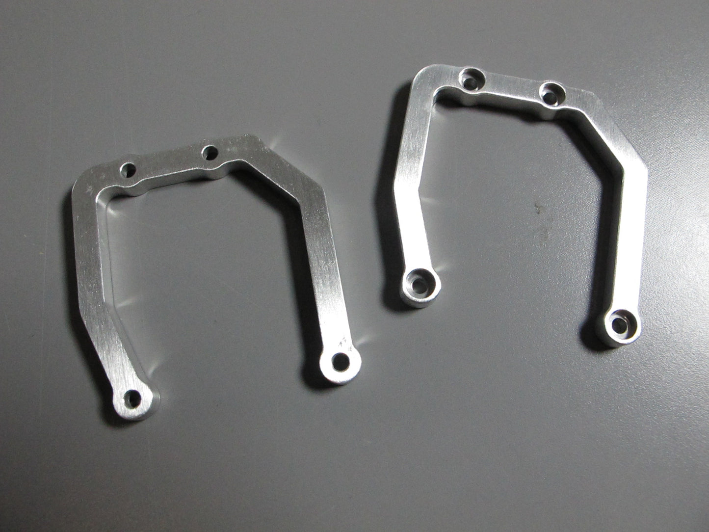Tamiya 1/10 RC Ford F350 Juggernaut 1 2 Pair Aluminum "C" Axle Mount Bumper