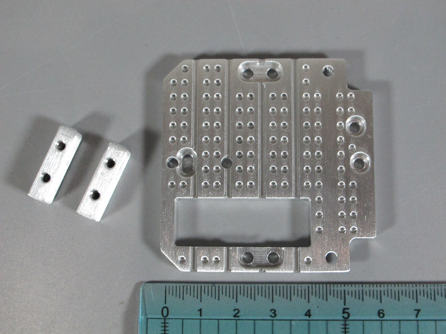Aluminum Fifth Wheel Servo Release Stay Mounting Mount Plate for Tamiya 1/14 R/C King Hauler Grand Hauler Knight Hauler Globeliner Aeromax Scania Cascadia Actros