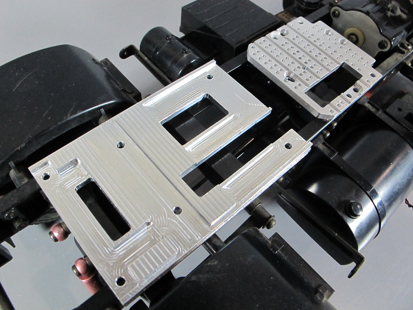 Aluminum F&R Fifth Wheel Coupling Servo Mount Mounting Plate set for Tamiya 1/14 King Hauler Grand Hauler Knight Hauler Globeliner Aeromax Scania Actros Cascadia