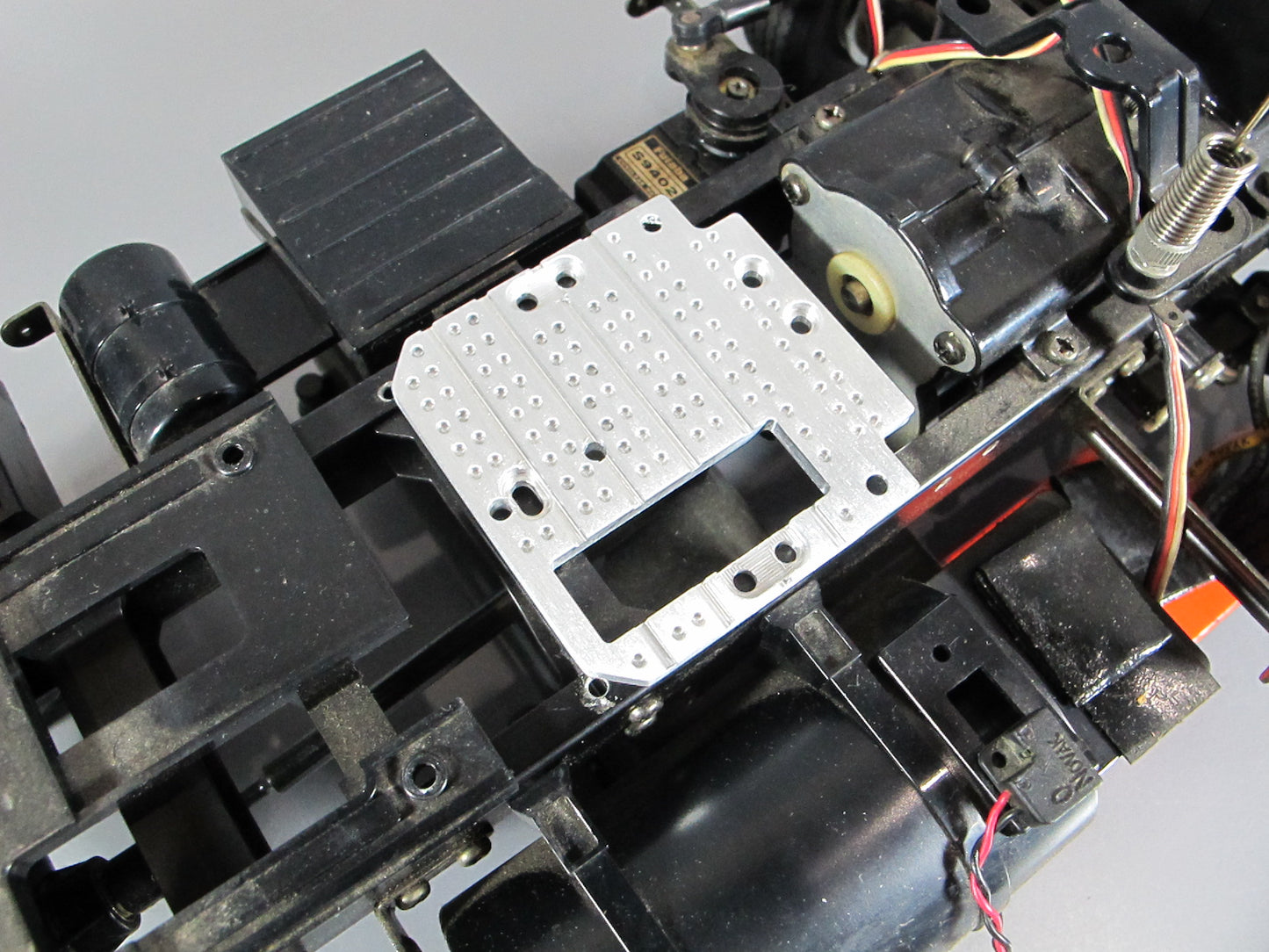 Aluminum F&R Fifth Wheel Coupling Servo Mount Mounting Plate set for Tamiya 1/14 King Hauler Grand Hauler Knight Hauler Globeliner Aeromax Scania Actros Cascadia