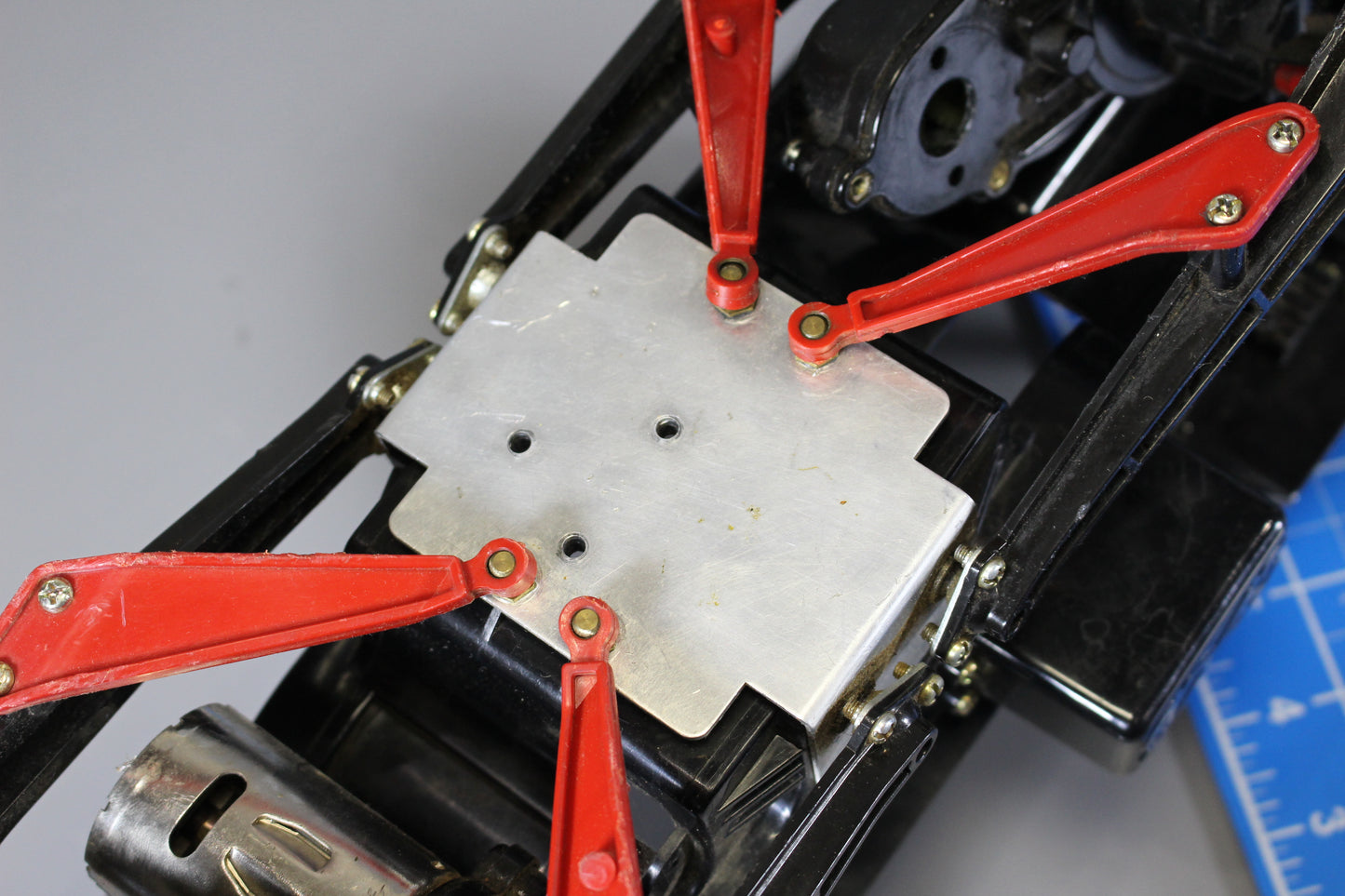 Aluminum Lower Protection Chassis Plate Brace Bracket for Tamiya 1/10 R/C Bullhead Super Clodbuster