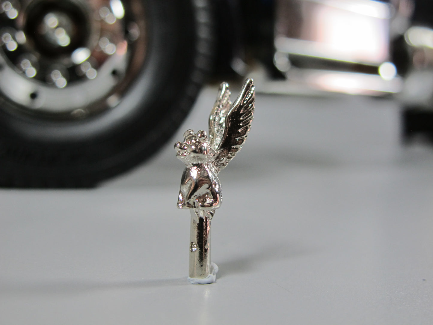 Front Hood Grill Ornament Emblem Angel Pig for "TOY" Tamiya 1/14 Knight Hauler Grand Hauler King Hauler Aeromax Cascadia