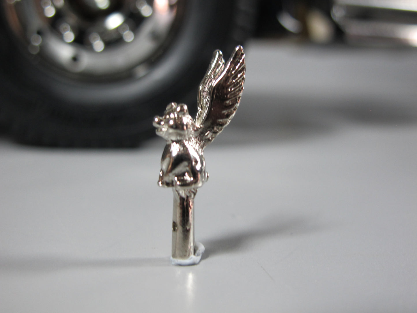 Front Hood Grill Ornament Emblem Angel Pig for "TOY" Tamiya 1/14 Knight Hauler Grand Hauler King Hauler Aeromax Cascadia