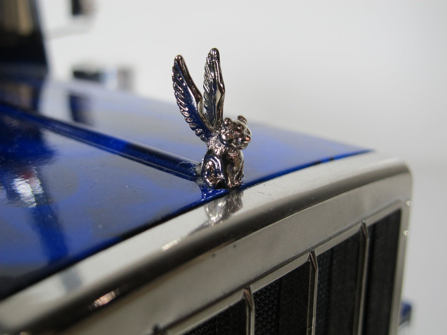Front Hood Grill Ornament Emblem Angel Pig for "TOY" Tamiya 1/14 Knight Hauler Grand Hauler King Hauler Aeromax Cascadia