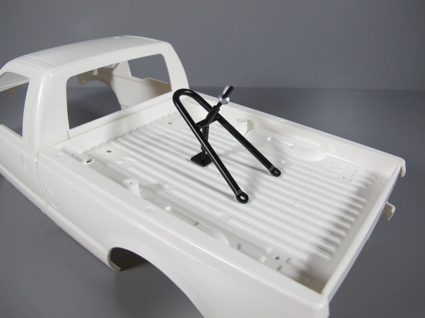 Metal Toy Truck Trunk Bed Mount Spare Tire Rack Stand for R/C Car Truck Tamiya Traxxas Kyosho Axial 1/10 F350 Hilux Tundra Clodbuster Blackfoot
