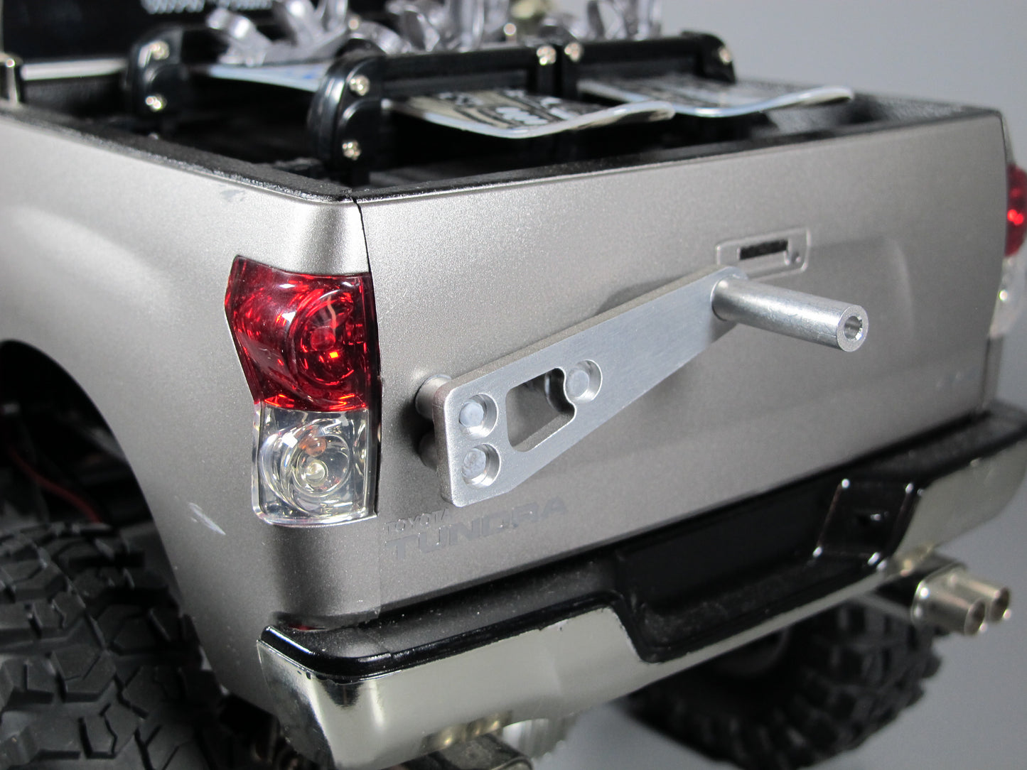 New "TOY" Aluminum Rear Spare Tire Rack Mount Stand for Tamiya Toy R/C 1/10 Ford F350 Tundra Hilux Blackfoot Super Clodbuster Bullhead King Grand Knight Hauler Truck