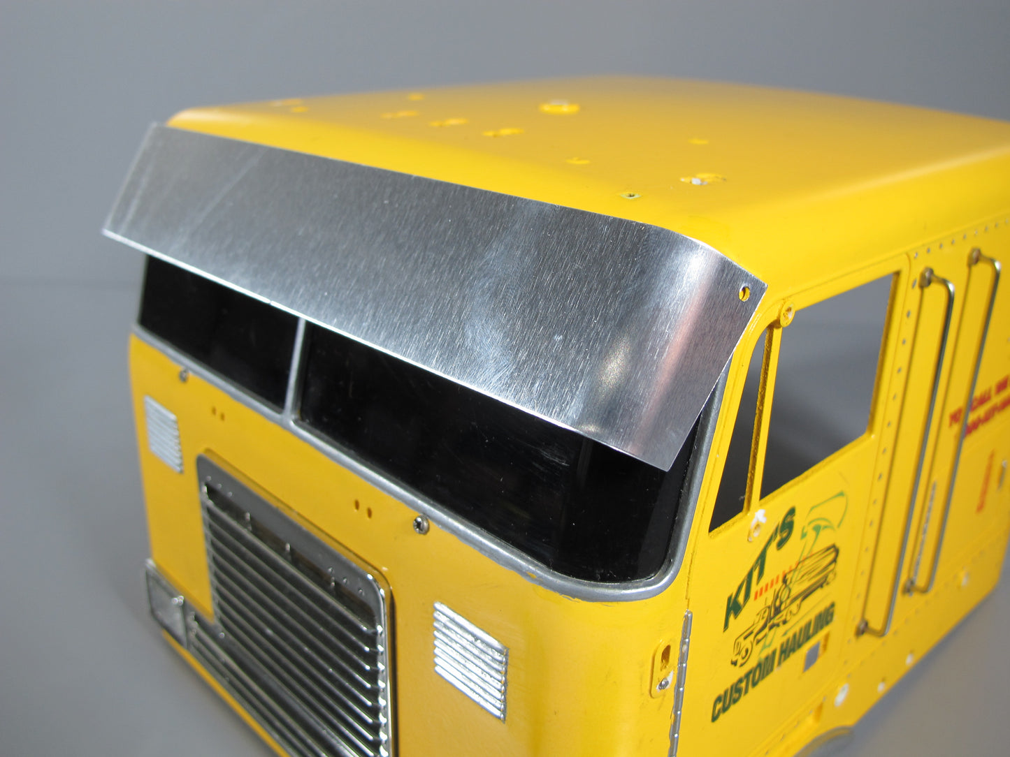 Aluminum Front Windshield Sun Visor Block Plate for Tamiya R/C Toy 1/14 Globeliner Semi Tractor Truck Globe Liner