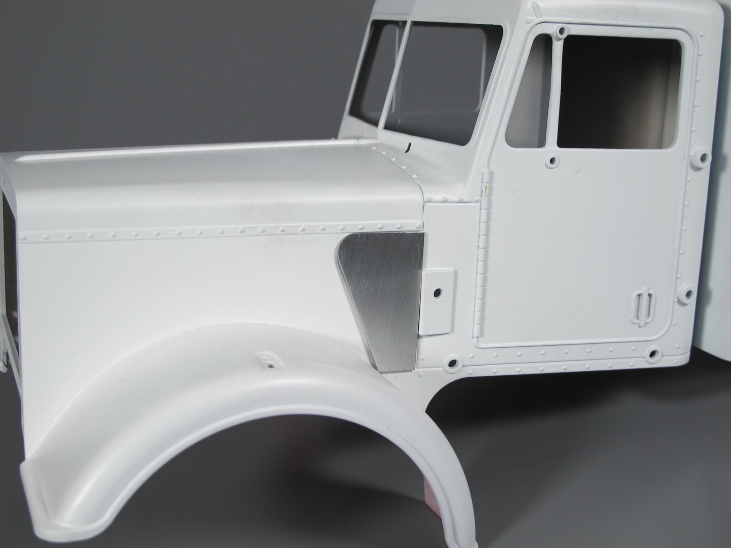 Pair Aluminum Side Hood Air Intake Hose Hole Block Off Cover Up Plate Tamiya RC 1/14 King Hauler Grand Hauler Semi Truck