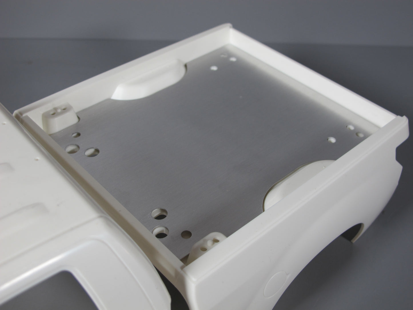 Aluminum Rear Bed Liner Trunk Cover Plate for Tamiya Toy R/C 1/10 Toyota Tundra Truck