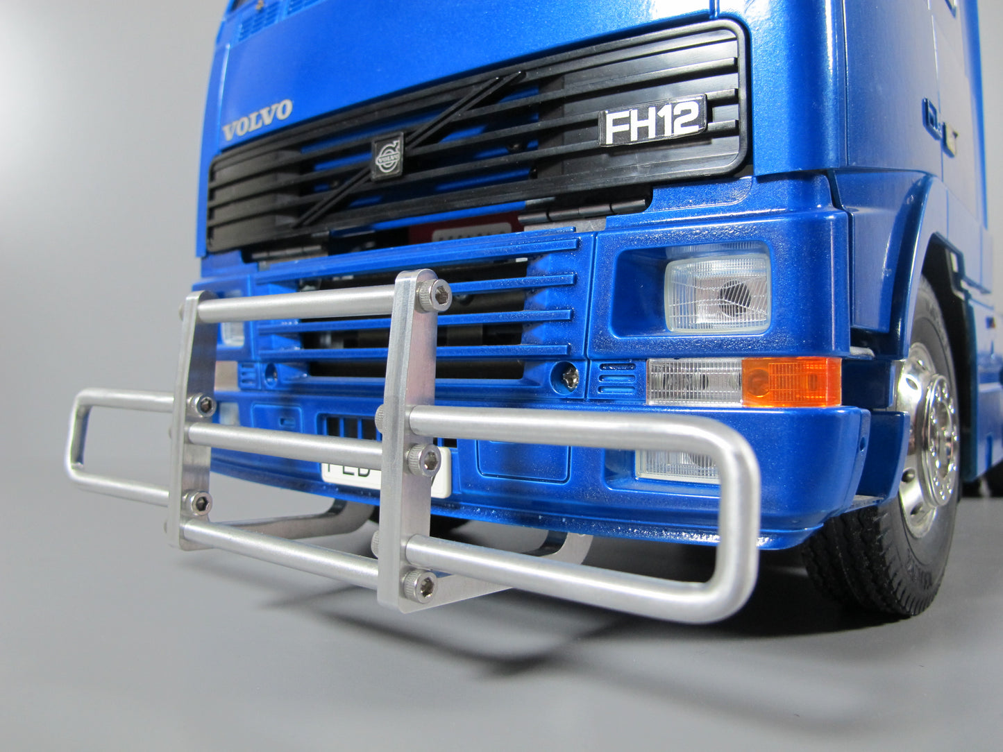 Aluminum Front Bumper Protection Guard Bull Bar Style Tamiya R/C Toy 1/14 Volvo Globetrotter FH12 Mercedes Benz Actros Man