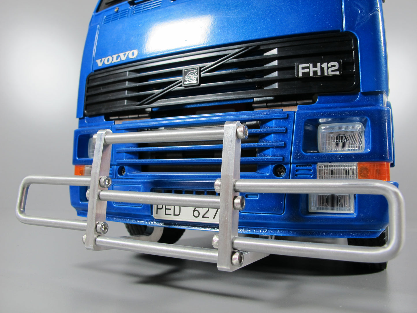 Aluminum Front Bumper Protection Guard Bull Bar Style Tamiya R/C Toy 1/14 Volvo Globetrotter FH12 Mercedes Benz Actros Man