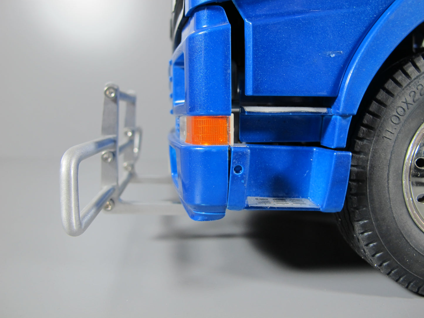 Aluminum Front Bumper Protection Guard Bull Bar Style Tamiya R/C Toy 1/14 Volvo Globetrotter FH12 Mercedes Benz Actros Man