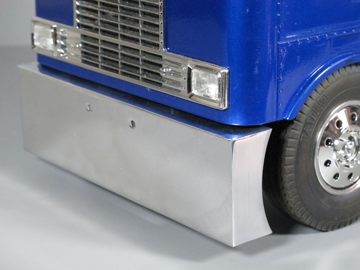 Aluminum Wide Bumper Style + Bumper Chassis Mount Bracket for Tamiya R/C 1/14 King Hauler Knight Hauler Grand Hauler Globeliner Semi Truck