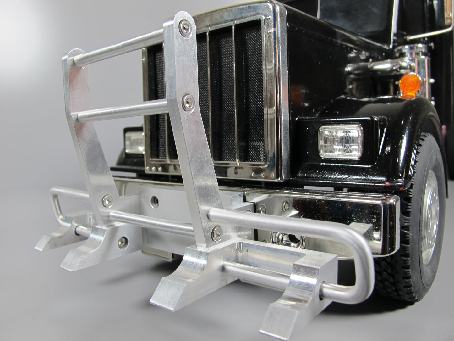 Front Aluminum Animal Protector Bumper Guard for Tamiya Toy R/C 1/14 Semi King Hauler Grand Hauler Knight Hauler GlobeLiner Tractor Truck