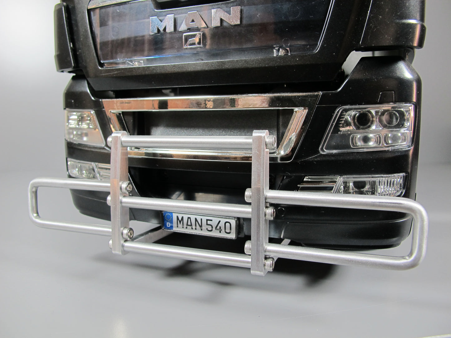 Aluminum Front Bumper Protection Guard Bull Bar Style Tamiya R/C Toy 1/14 Volvo Globetrotter FH12 Mercedes Benz Actros Man