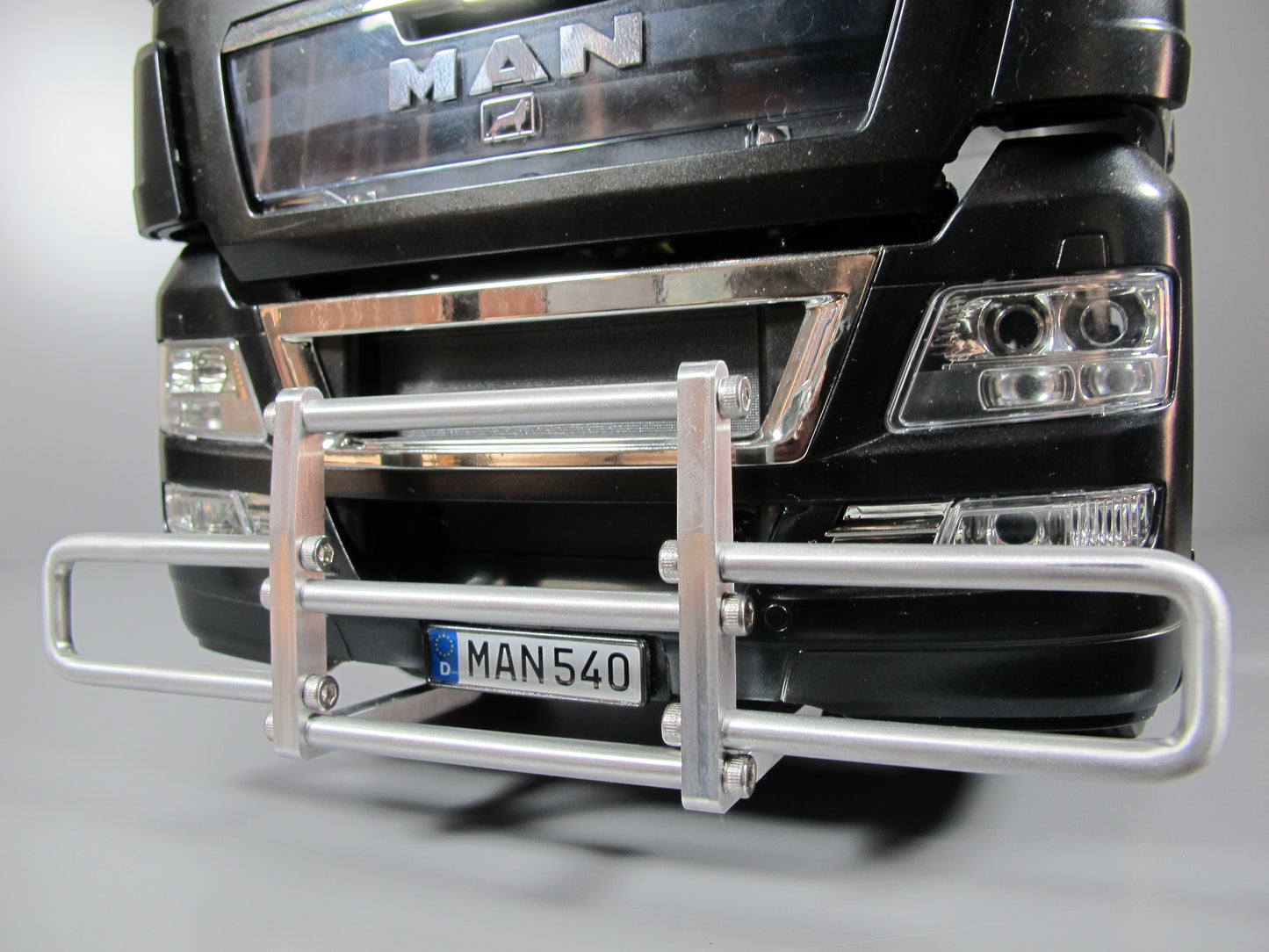 Aluminum Front Bumper Protection Guard Bull Bar Style Tamiya R/C Toy 1/14 Volvo Globetrotter FH12 Mercedes Benz Actros Man