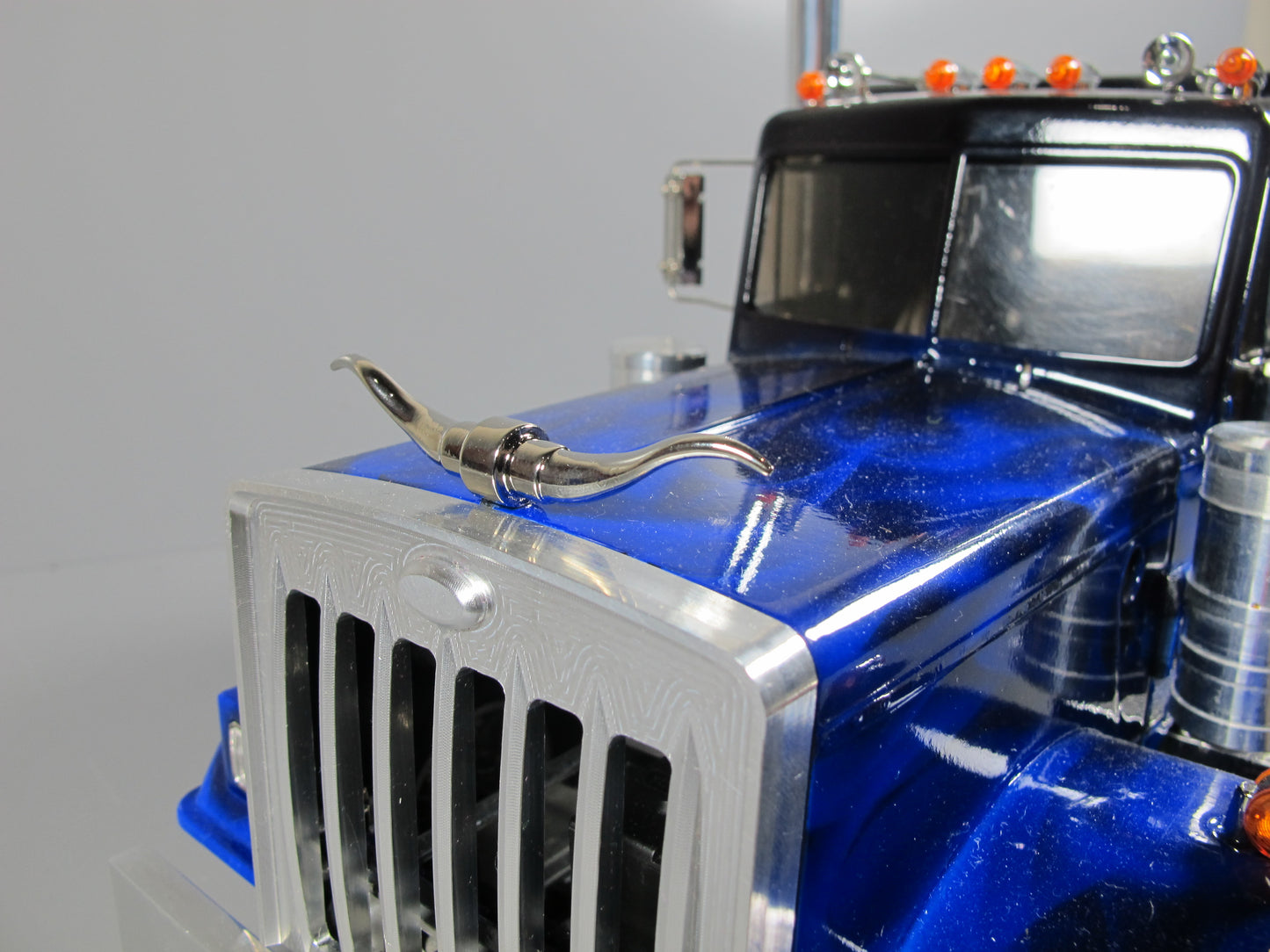 Front Hood Bull Horn Ornament Emblem for Tamiya 1/14 R/C "Toy" King Hauler Grand Hauler Aeromax Knight Hauler Cascadia Semi Truck