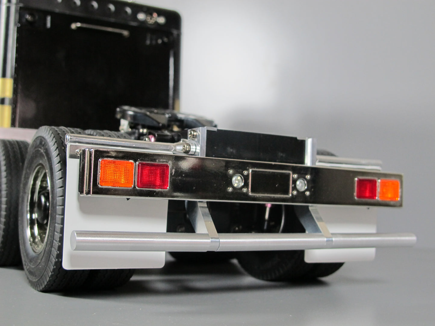 Aluminum Rear Bumper Protector Bar for Tamiya Toy R/C 1/14 King Hauler Grand Hauler Globeliner Semi Truck