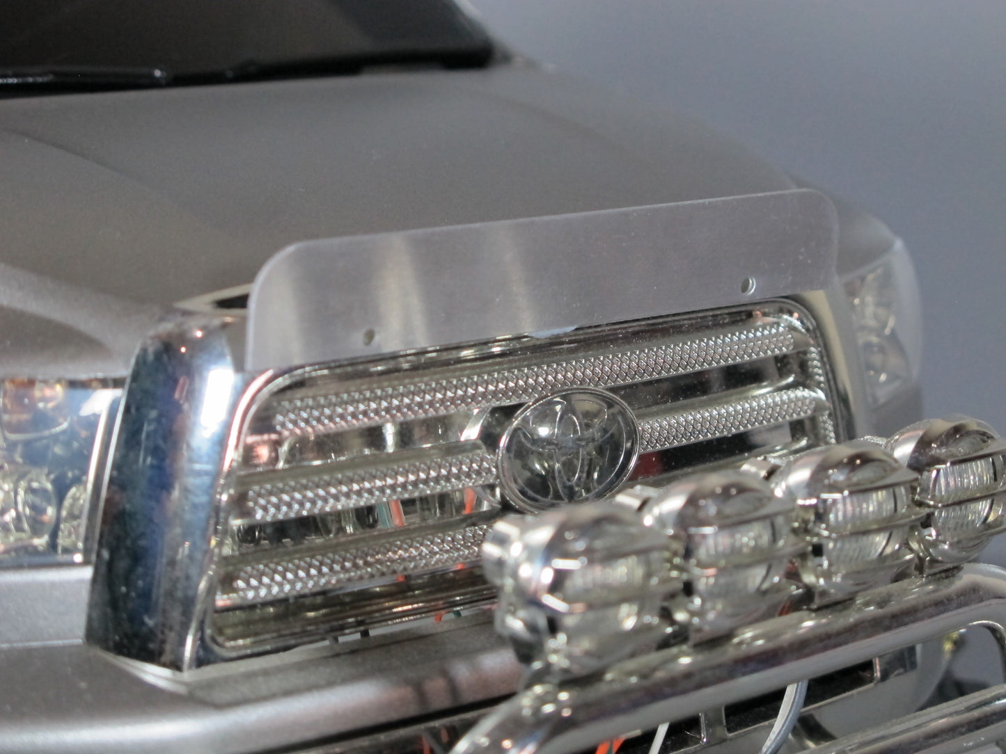 Aluminum Front Hood Rock Stone Deflector Mount Plate for Tamiya R/C Toy 1/14 King Hauler Grand Hauler Knight Hauler Ford F350 Toyota Tundra