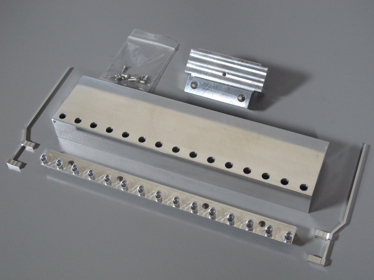 Aluminum Front Bumper with Side Antenna + Cross Member for 1/14 R/C Tamiya 1/14 King Hauler Grand Hauler Knight Hauler Globeliner
