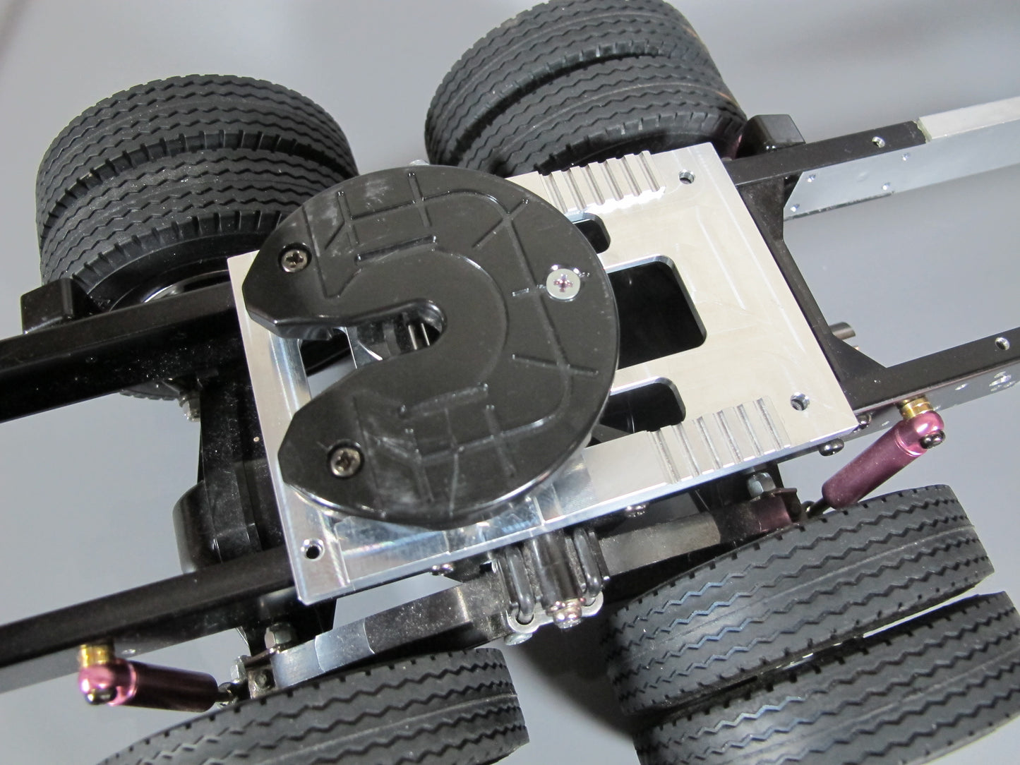 Aluminum 5th Fifth Wheel 3D Coupler Chassis Mount Plate for Tamiya R/C Toy 1/14 King Hauler Knight Hauler Grand Hauler Globeliner Volvo Scania Actrocs Cascadia