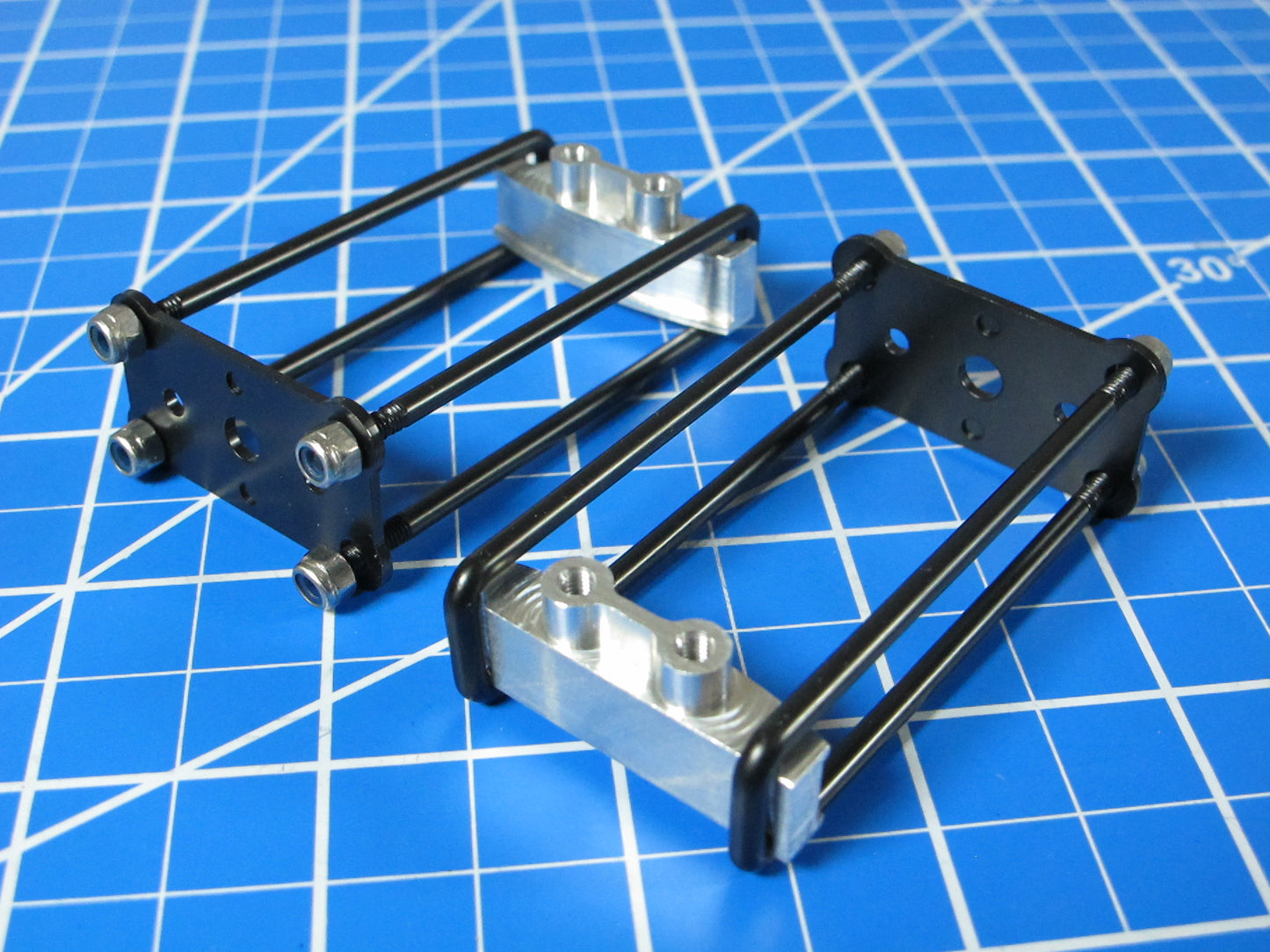 Pair Axle Suspension U-Bolt + Upper Aluminum Leaf Shock Mount Plate for Tamiya 1/10 Juggernaut 1 2 Ford F350