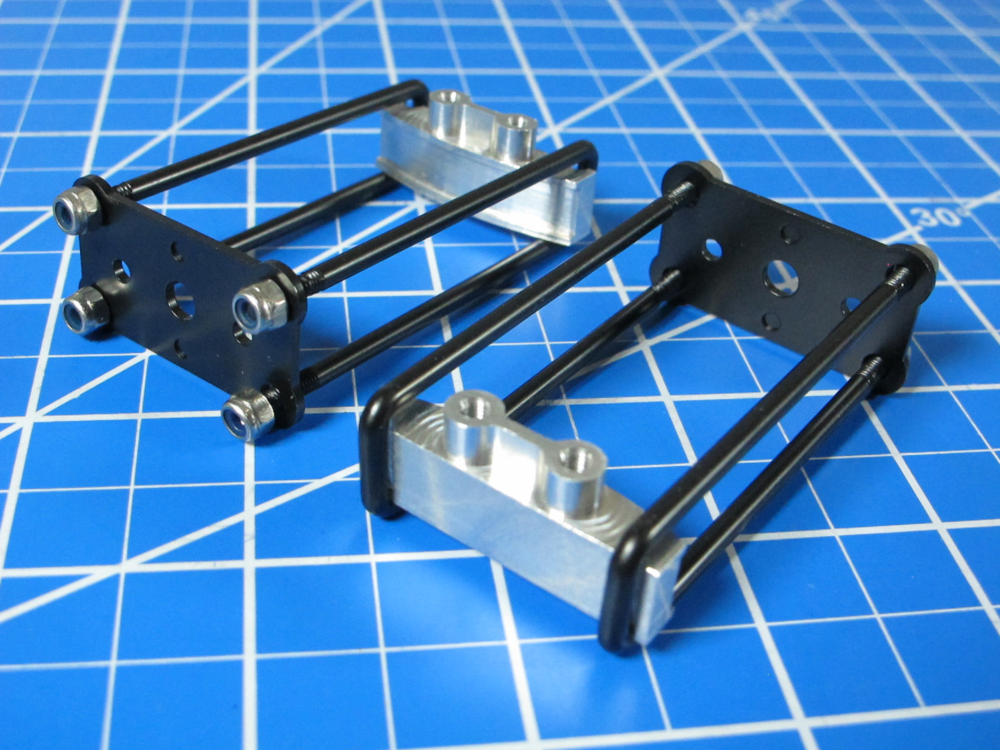 Pair Axle Suspension U-Bolt + Upper Aluminum Leaf Shock Mount Plate for Tamiya 1/10 Juggernaut 1 2 Ford F350