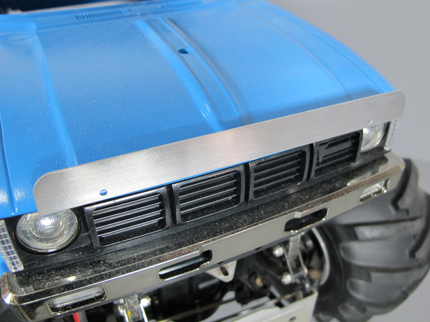 Aluminum Front Hood Rock Bug Deflector Mount Plate for Tamiya Toy R/C 1/10 Toyota Hilux Bruiser Super Clodbuster Blackfoot
