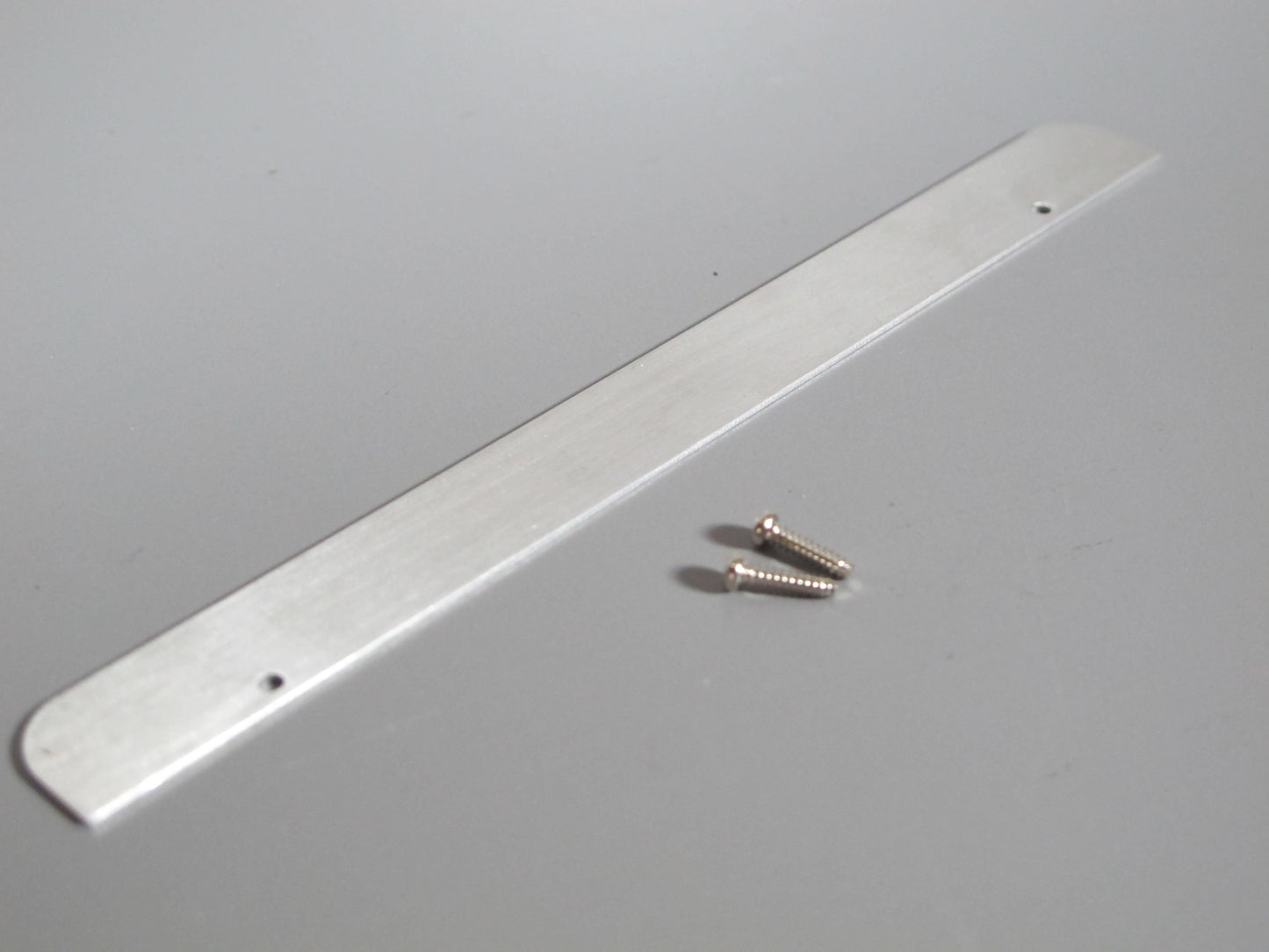 Aluminum Front Hood Rock Bug Deflector Mount Plate for Tamiya Toy R/C 1/10 Toyota Hilux Bruiser Super Clodbuster Blackfoot