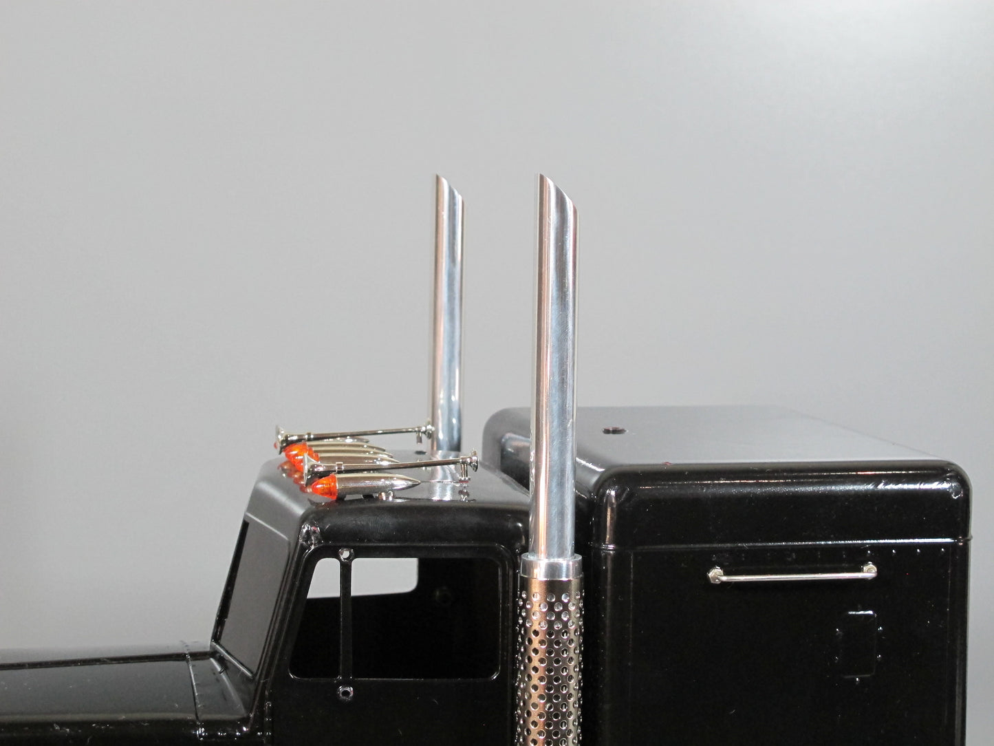 Pair Aluminum Stove Angle Cut Stack Exhaust Upper Pipe for Tamiya R/C Toy 1/14 King Hauler Globeliner