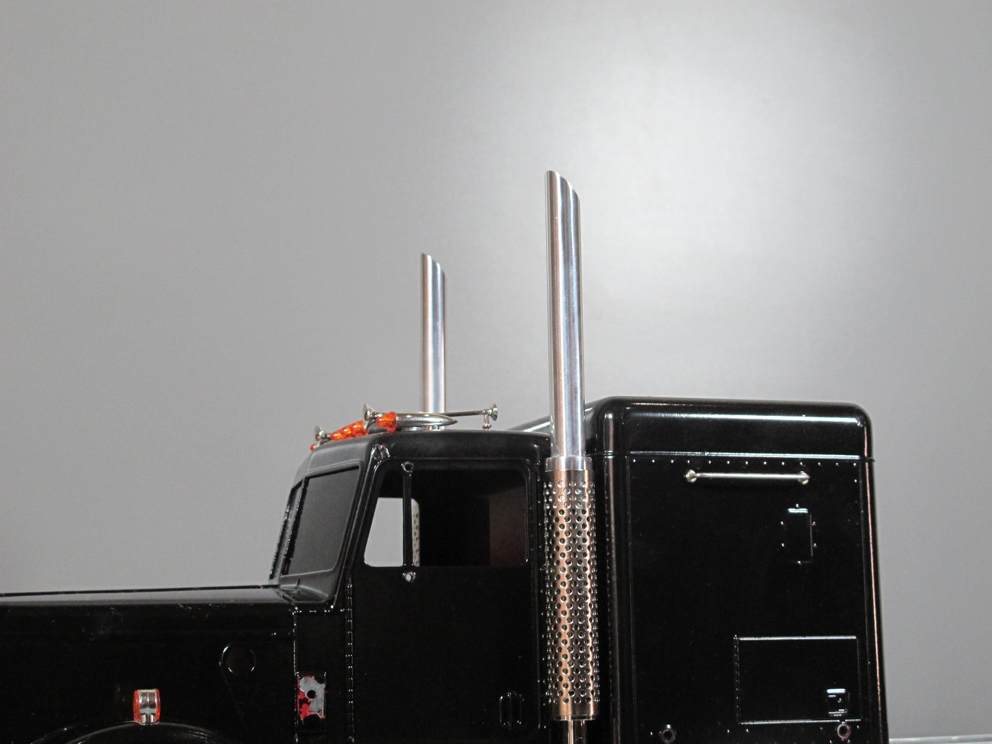 Pair Aluminum Stove Angle Cut Stack Exhaust Upper Pipe for Tamiya R/C Toy 1/14 King Hauler Globeliner