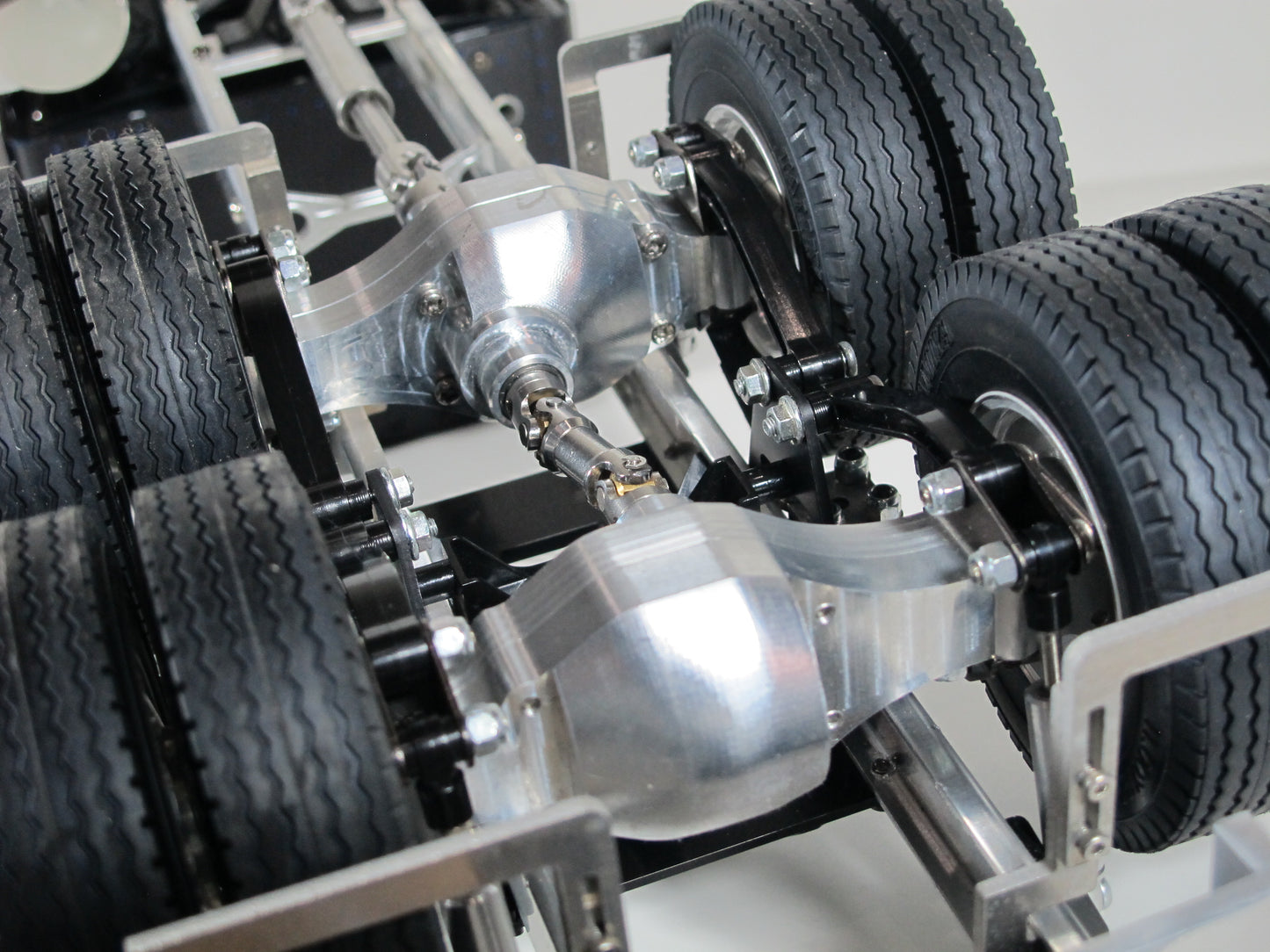 Aluminum Rear + Mid Axles Case Housing Cover for Tamiya Toy R/C 1/14 King Hauler Knight Hauler Grand Hauler Globeliner Scania Cascadia Actros