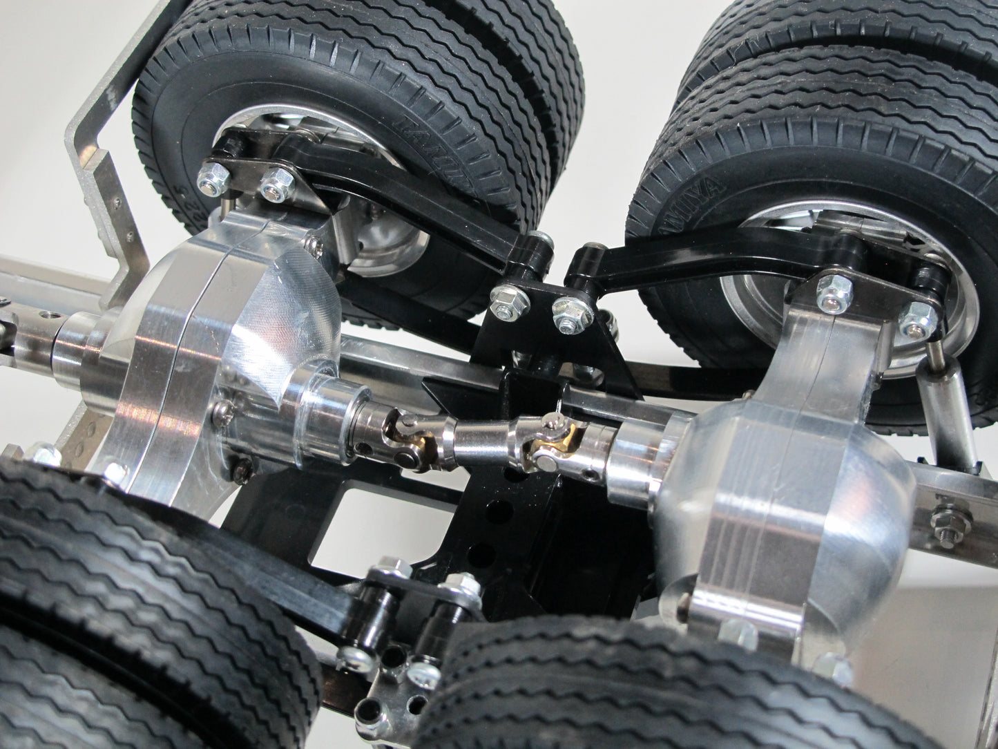 Aluminum Rear + Mid Axles Case Housing Cover for Tamiya Toy R/C 1/14 King Hauler Knight Hauler Grand Hauler Globeliner Scania Cascadia Actros