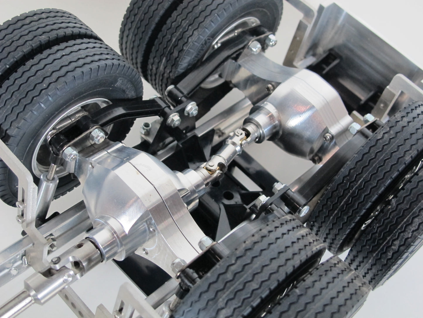 Aluminum Rear + Mid Axles Case Housing Cover for Tamiya Toy R/C 1/14 King Hauler Knight Hauler Grand Hauler Globeliner Scania Cascadia Actros