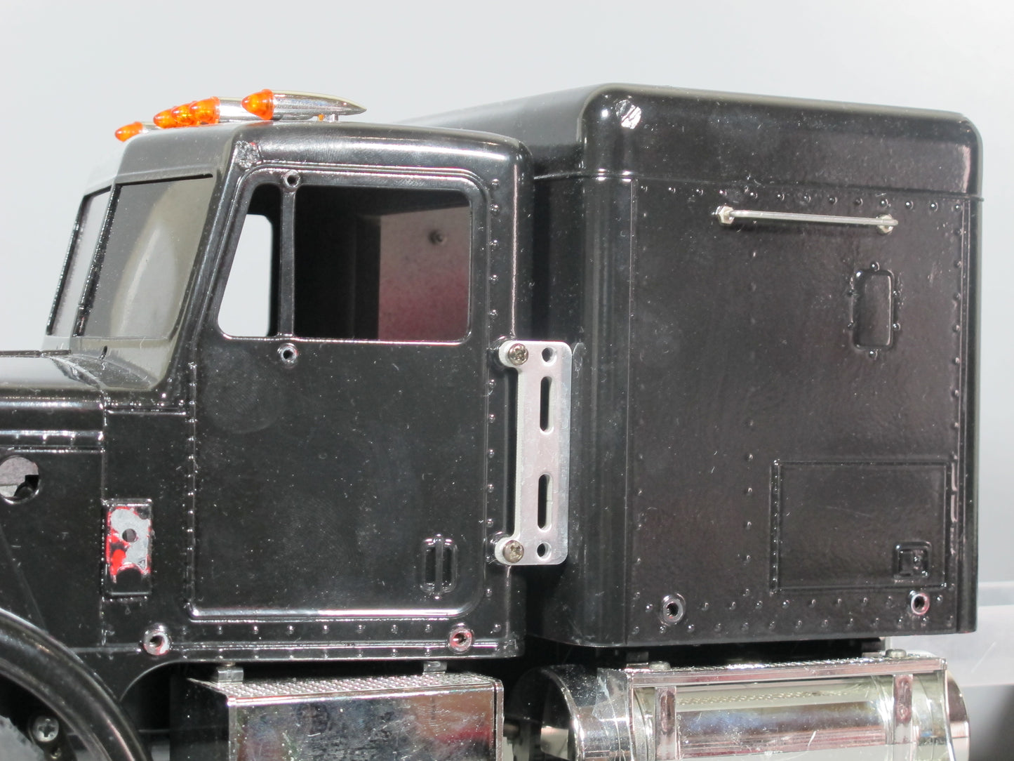 Aluminum Side Exhaust Stack Pipe Relocate Back Mount Plate Bracket Tamiya Toy R/C 1/14 King Hauler Grand Hauler
