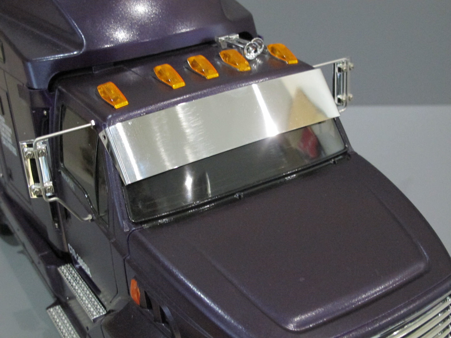 Front Aluminum Sun Visor Mount Plate for Tamiya R/C 1/14 Ford Aeromax Semi Truck